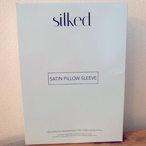 [Silked] Satin Pillow Case Sleeve - NWT